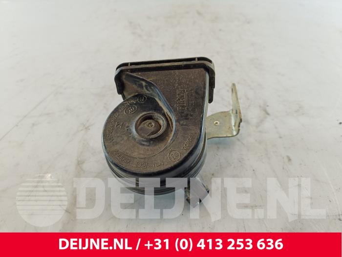 Używane Klakson Volvo V90 II (PW) 2.0 D3 16V AWD Cena € 25,00 Procedura marży oferowane przez van Deijne Onderdelen Uden B.V.