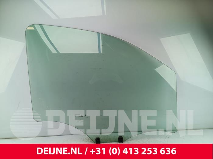 Usados Ventanilla de puerta de 2 puertas derecha Citroen Jumpy 2.0 Blue HDI 120 Precio € 54,45 IVA incluido ofrecido por van Deijne Onderdelen Uden B.V.