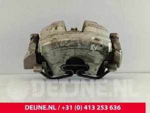 Begagnade Främre bromsok, höger Volvo V60 II (ZW) 2.0 T6 16V Twin Engine Pris € 60,00 Marginaltabell erbjuds av van Deijne Onderdelen Uden B.V.