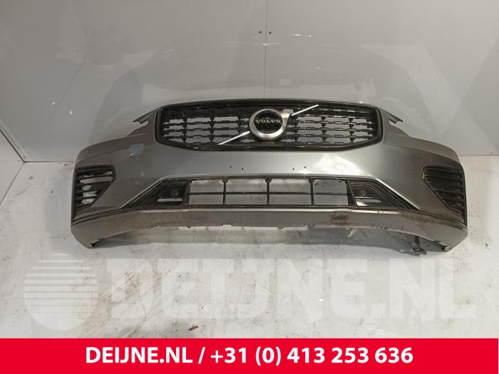 Front bumper Volvo V60 II 2.0 T6 16V Twin Engine 714 - 39796237