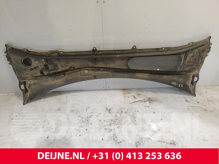 Używane Parawan Volvo V60 II (ZW) 2.0 T6 16V Twin Engine Cena € 45,00 Procedura marży oferowane przez van Deijne Onderdelen Uden B.V.