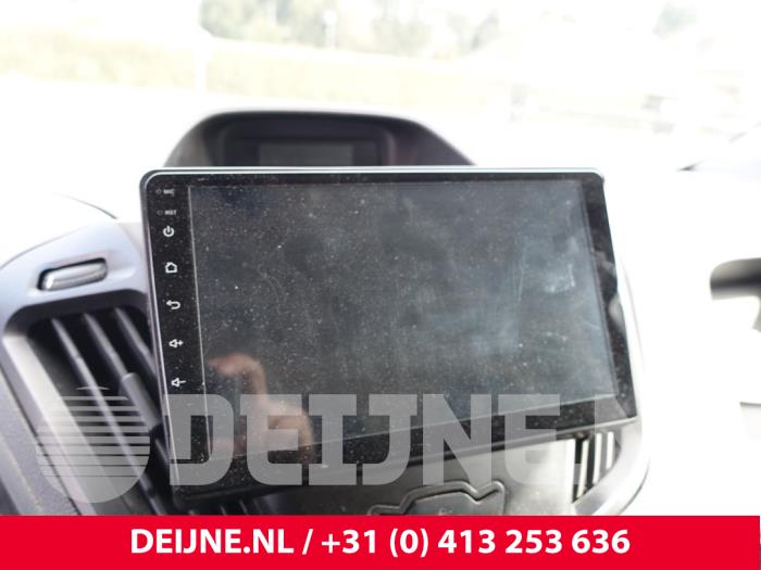 Używane System nawigacji Ford Transit Custom 2.2 TDCi 16V Cena € 363,00 Z VAT oferowane przez van Deijne Onderdelen Uden B.V.