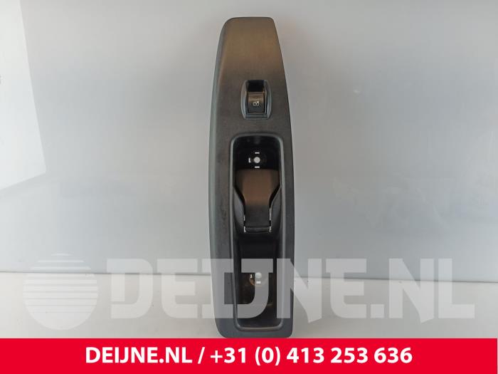 Usados Interruptor de ventanilla eléctrica Opel Combo 1.6 CDTI 16V ecoFlex Precio € 48,40 IVA incluido ofrecido por van Deijne Onderdelen Uden B.V.