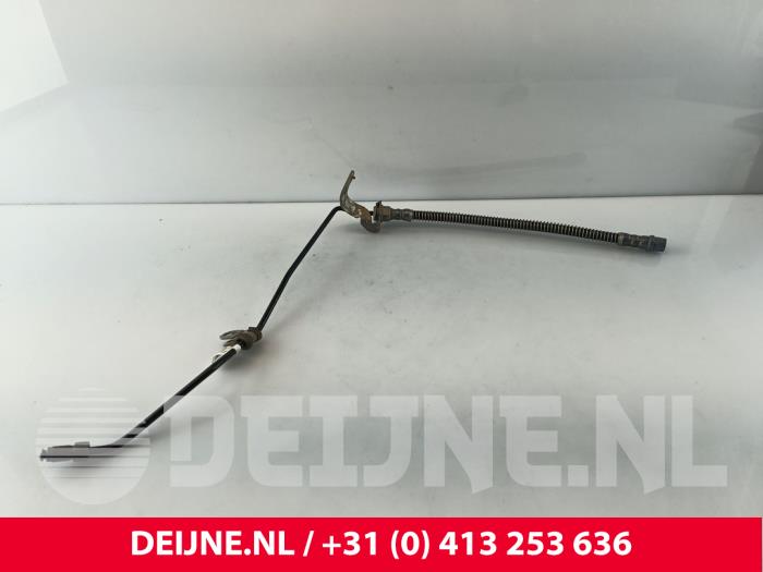 Begagnade Främre bromsslang Porsche Taycan (Y1A) 4S Pris € 60,50 Inklusive moms erbjuds av van Deijne Onderdelen Uden B.V.