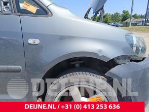 Used Front wing, right Volkswagen Caddy III (2KA,2KH,2CA,2CH) 2.0 TDI 16V Price € 133,10 Inclusive VAT offered by van Deijne Onderdelen Uden B.V.