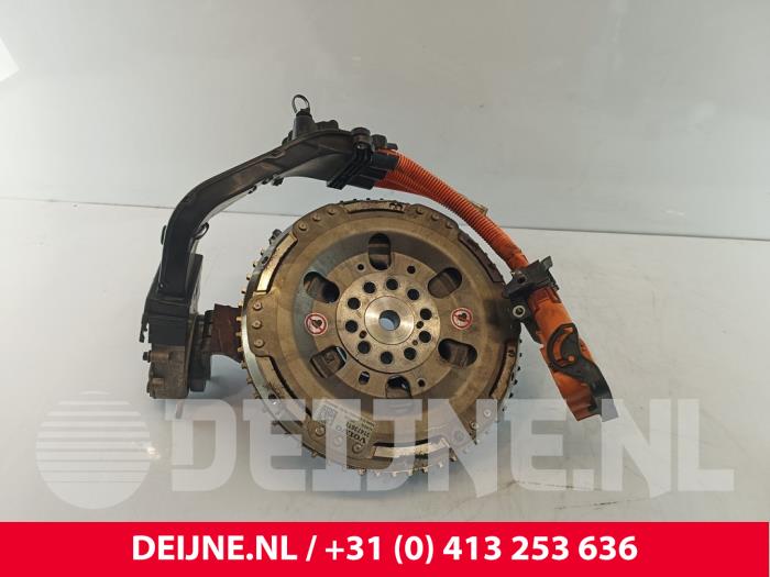 Gebrauchte Dynamo Volvo XC60 II (UZ) 2.0 T8 16V Recharge, Twin Engine AWD Preis € 325,00 Margenregelung angeboten von van Deijne Onderdelen Uden B.V.