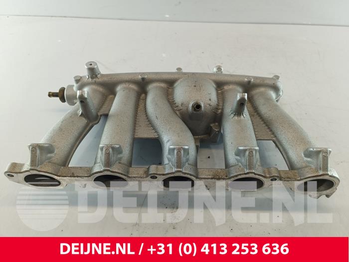 Begagnade Insugsrör Volvo C70 (NC) 2.0 T 20V Pris € 45,00 Marginaltabell erbjuds av van Deijne Onderdelen Uden B.V.