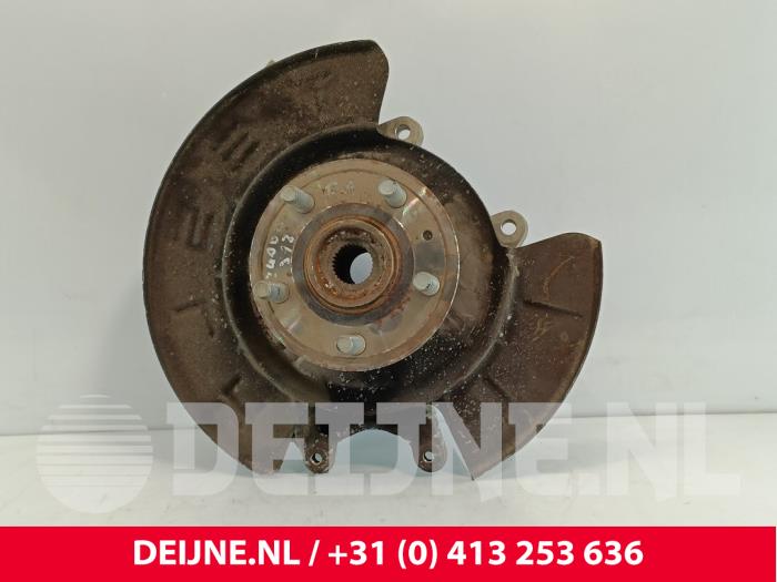 Begagnade Spindel, höger bak Tesla Model S 85 Pris € 84,70 Inklusive moms erbjuds av van Deijne Onderdelen Uden B.V.
