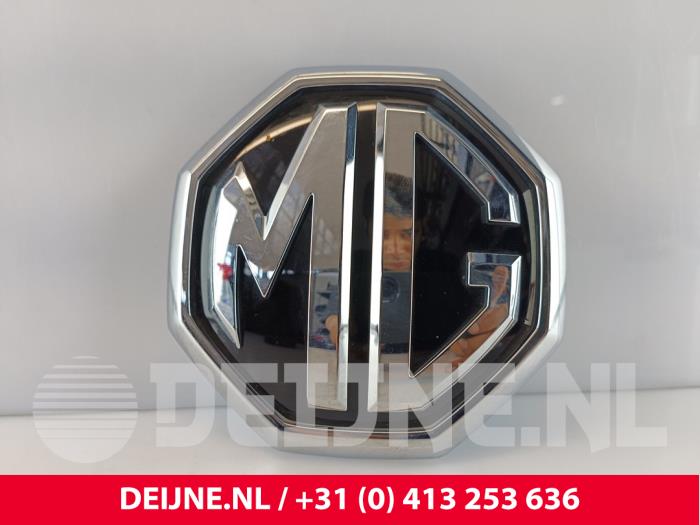 Używane Emblemat MG ZS 1.0 T-GDI 12V Cena € 60,50 Z VAT oferowane przez van Deijne Onderdelen Uden B.V.