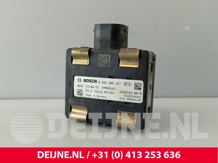 Begagnade Radarsensor Tesla Model S 85D Pris € 193,60 Inklusive moms erbjuds av van Deijne Onderdelen Uden B.V.