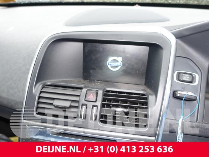 Begagnade Innerdisplay Volvo XC60 I (DZ) 2.0 D4 16V Pris på förfrågan erbjuds av van Deijne Onderdelen Uden B.V.