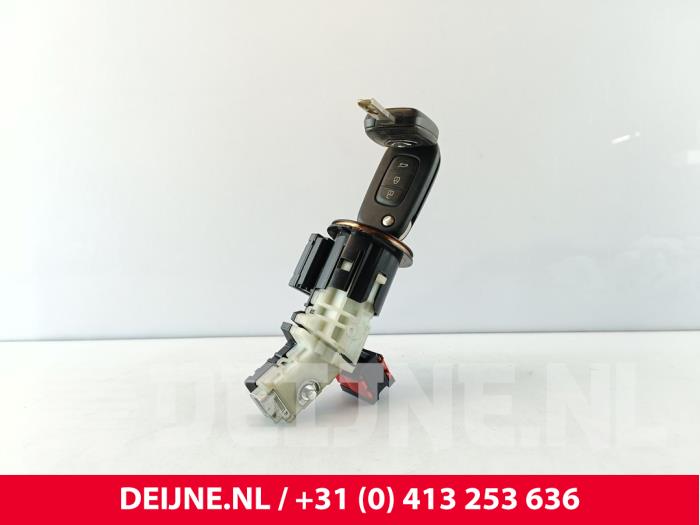 Używane Stacyjka + Kluczyk Renault Express 1.3 TCE 100 16V Cena € 66,55 Z VAT oferowane przez van Deijne Onderdelen Uden B.V.