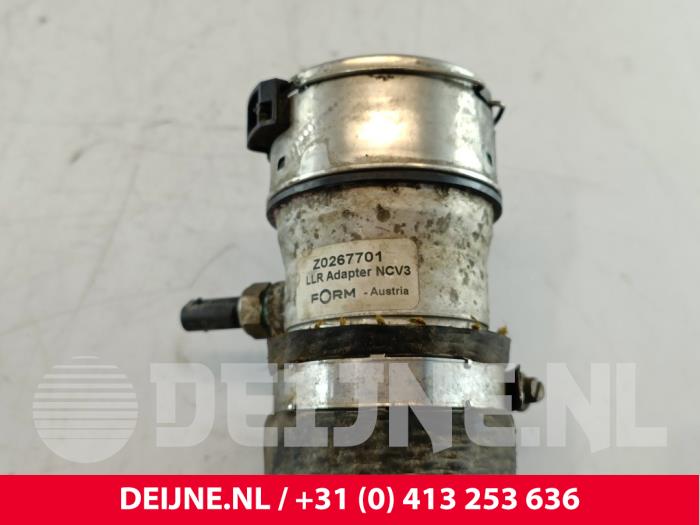 Intercooler Rohr van een Volkswagen Crafter 2.5 TDI 30/32/35 2010