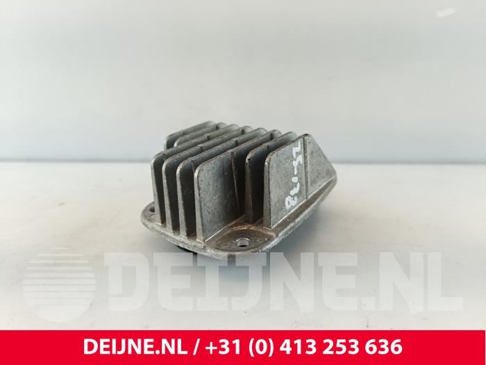 Usagé Module phare LED Volvo XC40 (XZ) 1.5 T4 Plug-in Hybrid 12V Prix € 100,00 Règlement à la marge proposé par van Deijne Onderdelen Uden B.V.