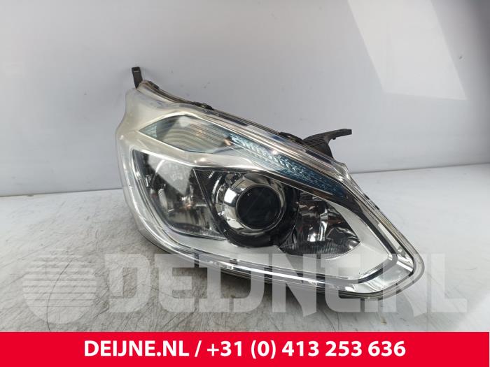 Używane Reflektor prawy Ford Transit Custom 2.2 TDCi 16V Cena € 175,45 Z VAT oferowane przez van Deijne Onderdelen Uden B.V.