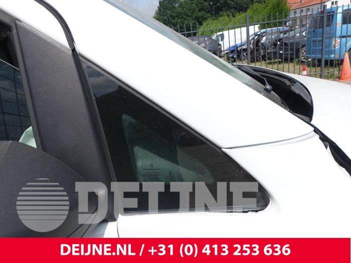 Usados Ventanilla triangular derecha delante Mercedes Vito (447.6) 1.6 111 CDI 16V Precio € 48,40 IVA incluido ofrecido por van Deijne Onderdelen Uden B.V.