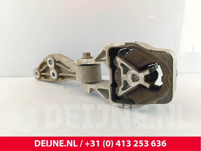 Usagé Support moteur Volvo XC40 (XZ) 1.5 T3 12V Prix € 50,00 Règlement à la marge proposé par van Deijne Onderdelen Uden B.V.