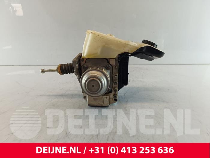 Usagé Bloc ABS Volvo V60 II (ZW) 2.0 T6 16V Twin Engine Prix € 400,00 Règlement à la marge proposé par van Deijne Onderdelen Uden B.V.