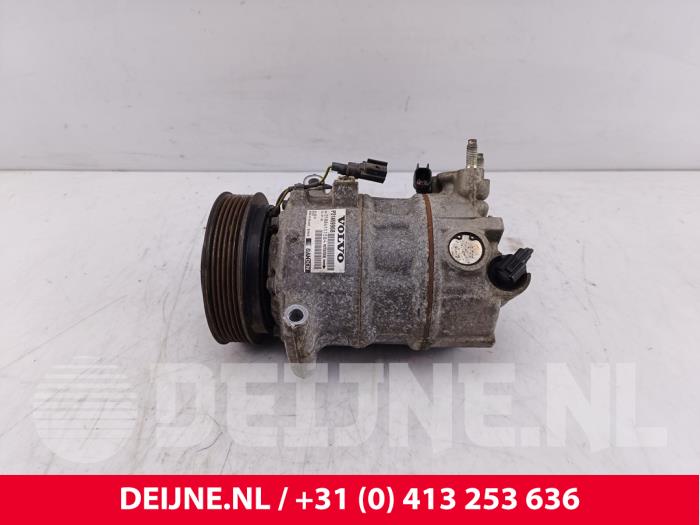 Usagé Compresseur de clim Volvo XC60 I (DZ) 2.0 D4 16V Prix € 140,00 Règlement à la marge proposé par van Deijne Onderdelen Uden B.V.
