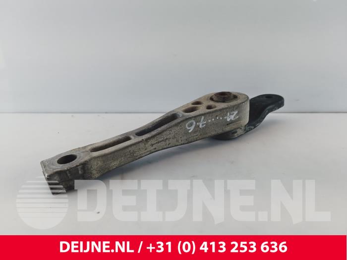 Used Engine mount Volkswagen Caddy IV 2.0 TDI 75 Price € 24,20 Inclusive VAT offered by van Deijne Onderdelen Uden B.V.