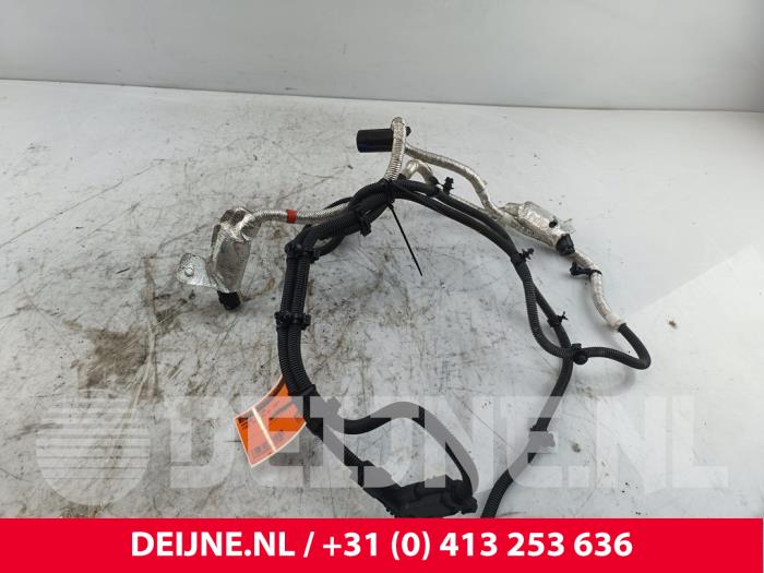 Używane Przewód AdBlue Ford Transit Custom 2.0 EcoBlue 136 Cena € 121,00 Z VAT oferowane przez van Deijne Onderdelen Uden B.V.