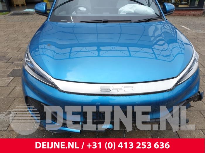 Używane Maska BYD Atto 3 60 kWh Cena € 726,00 Z VAT oferowane przez van Deijne Onderdelen Uden B.V.