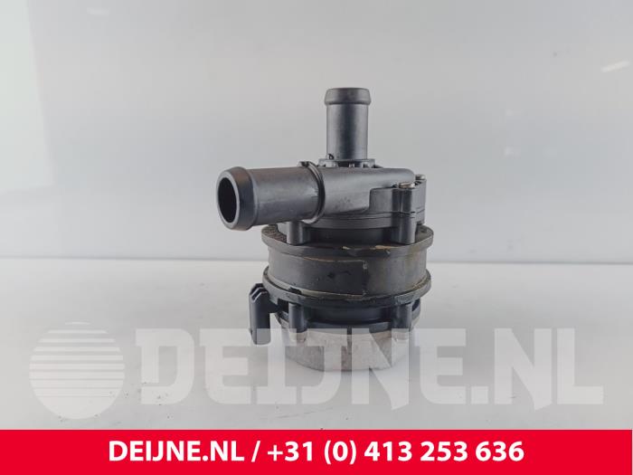 Begagnade Extra vattenpump Volvo C40 Recharge (XK) Recharge Twin 78 kWh Pris € 30,25 Inklusive moms erbjuds av van Deijne Onderdelen Uden B.V.