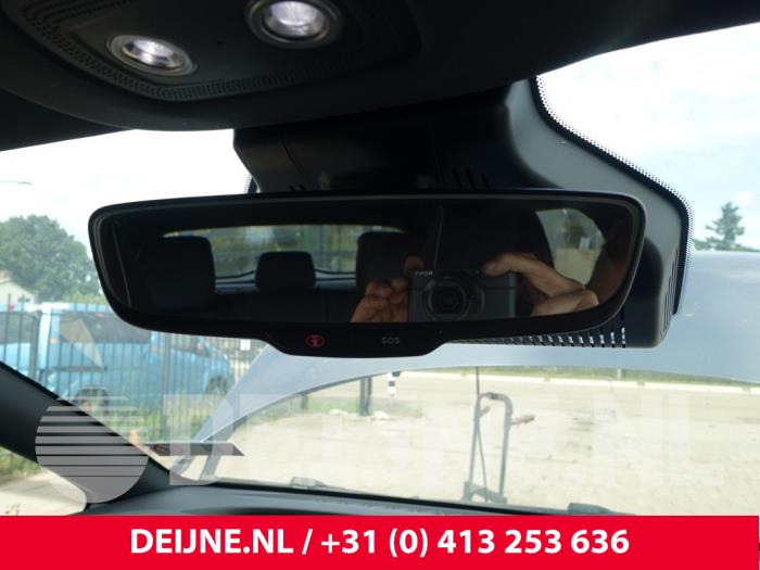 Używane Lusterko wewnetrzne BYD Dolphin 60,4 kWh Cena € 90,75 Z VAT oferowane przez van Deijne Onderdelen Uden B.V.