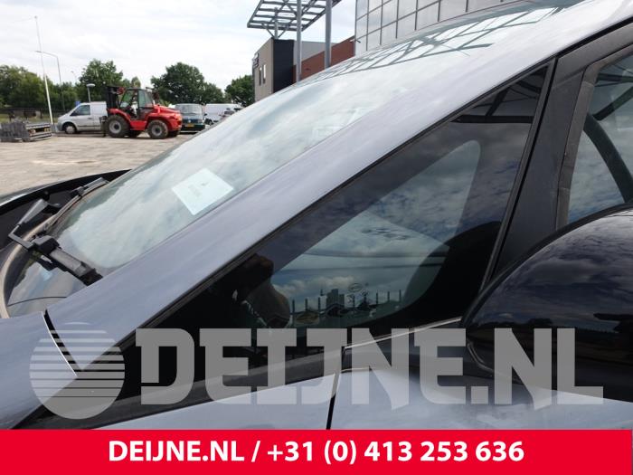Usados Ventanilla triangular izquierda delante BYD Dolphin 60,4 kWh Precio € 96,80 IVA incluido ofrecido por van Deijne Onderdelen Uden B.V.