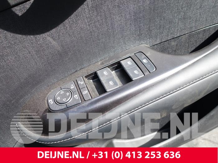 Usados Interruptor de ventanilla eléctrica BYD Dolphin 60,4 kWh Precio de solicitud ofrecido por van Deijne Onderdelen Uden B.V.