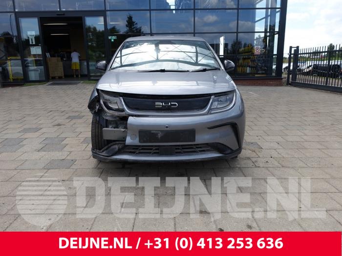 Używane Maska BYD Dolphin 60,4 kWh Cena € 907,50 Z VAT oferowane przez van Deijne Onderdelen Uden B.V.