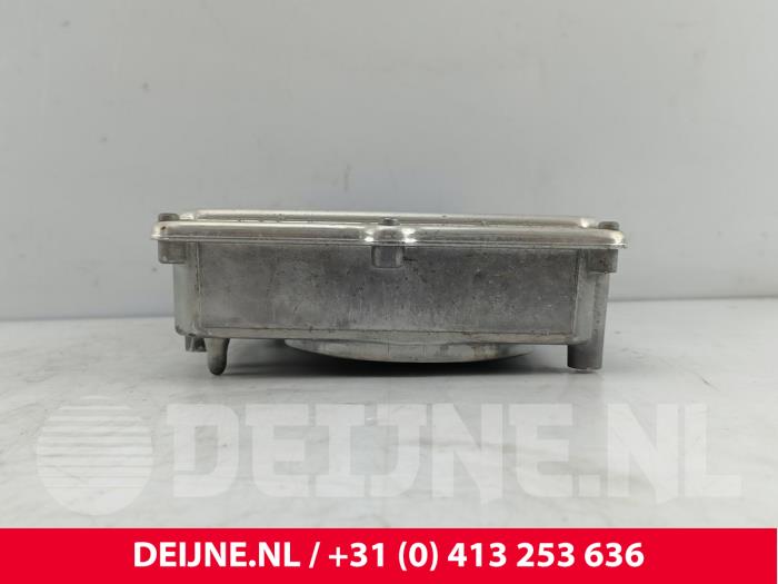 Battery charger Volvo V60 II 2.0 T6 16V Twin Engine - 32299962 VALEO