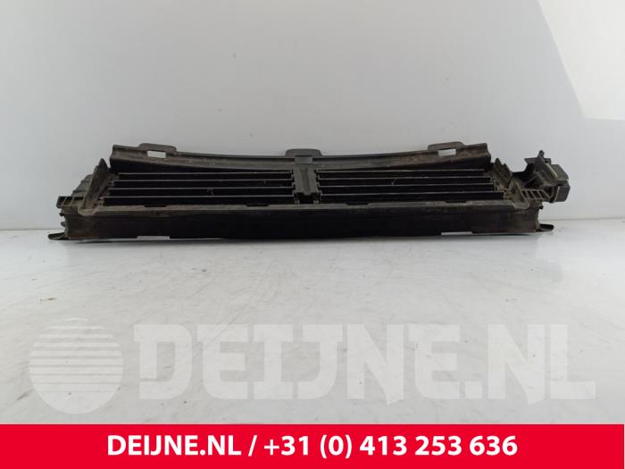Air funnel Volvo XC60 II 2.0 B4 16V Mild Hybrid AWD - 31425366
