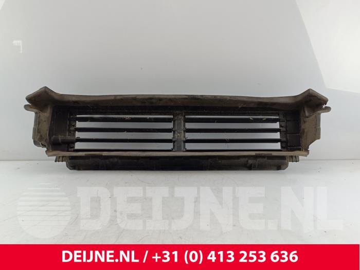 Air funnel Volvo XC60 II 2.0 B4 16V Mild Hybrid AWD - 31425366