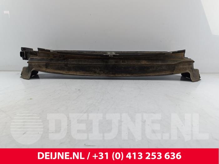 Air funnel Volvo XC60 II 2.0 B4 16V Mild Hybrid AWD - 31425366