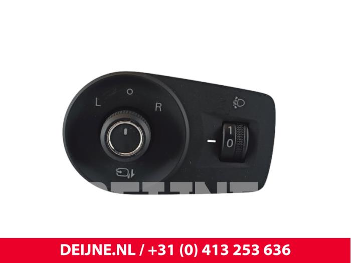 Używane Przelacznik lusterka MG ZS 1.0 T-GDI 12V Cena € 42,35 Z VAT oferowane przez van Deijne Onderdelen Uden B.V.