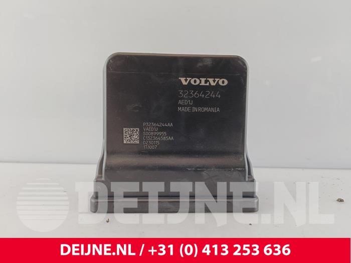 Begagnade Bluetooth-modul Volvo C40 Recharge (XK) Recharge Twin 78 kWh Pris € 272,25 Inklusive moms erbjuds av van Deijne Onderdelen Uden B.V.