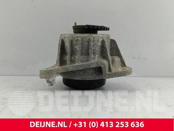 Used Engine mount Mercedes V (447.8) 2.1 250 BlueTEC, 250 d 16V Price € 18,15 Inclusive VAT offered by van Deijne Onderdelen Uden B.V.