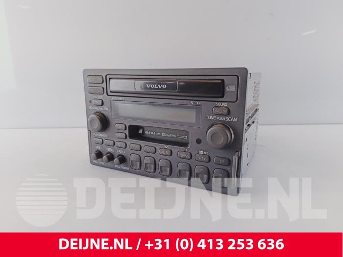 Begagnade Radio Volvo C70 (NC) 2.3 Turbo 20V Pris € 375,00 Marginaltabell erbjuds av van Deijne Onderdelen Uden B.V.