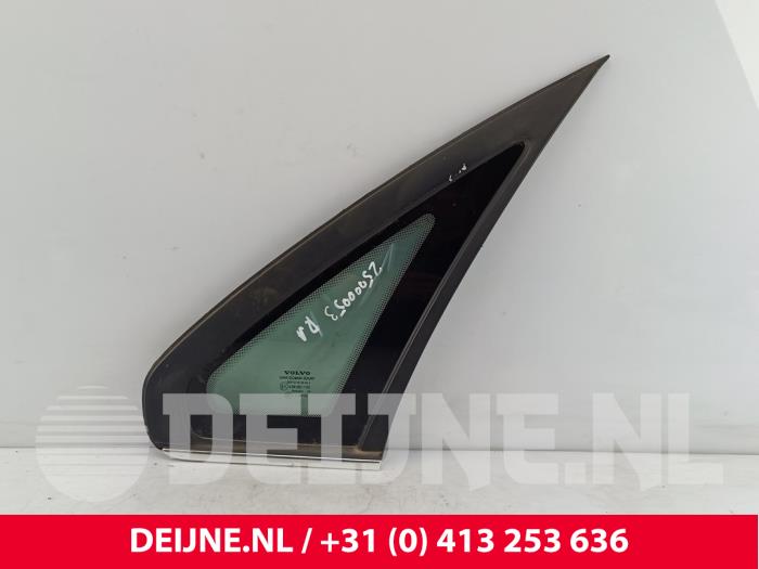 Rear vent glass