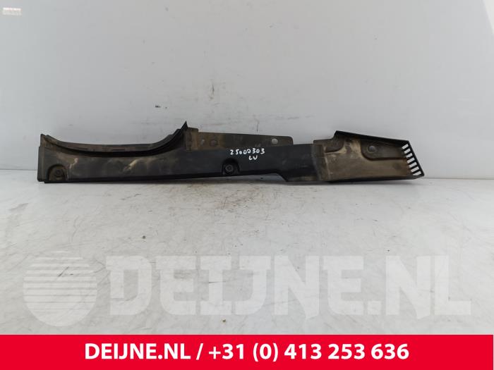 Używane Parawan Volvo XC90 II 2.0 T8 16V Twin Engine AWD Cena € 15,00 Procedura marży oferowane przez van Deijne Onderdelen Uden B.V.
