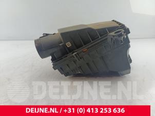 Gebrauchte Luftfiltergehäuse Volvo XC90 II 2.0 T8 16V Twin Engine AWD Preis € 100,00 Margenregelung angeboten von van Deijne Onderdelen Uden B.V.