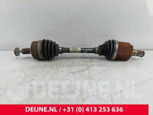 Begagnade Drivaxel, vänster fram Volvo XC90 II 2.0 T8 16V Twin Engine AWD Pris € 225,00 Marginaltabell erbjuds av van Deijne Onderdelen Uden B.V.