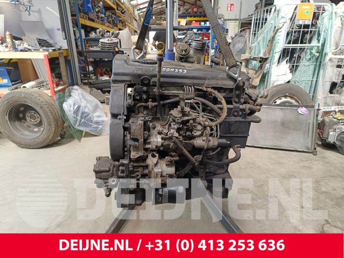 Engine from a Renault Master II (JD) 2.5 D 2000