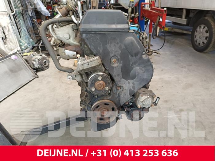 Engine from a Renault Master II (JD) 2.5 D 2000