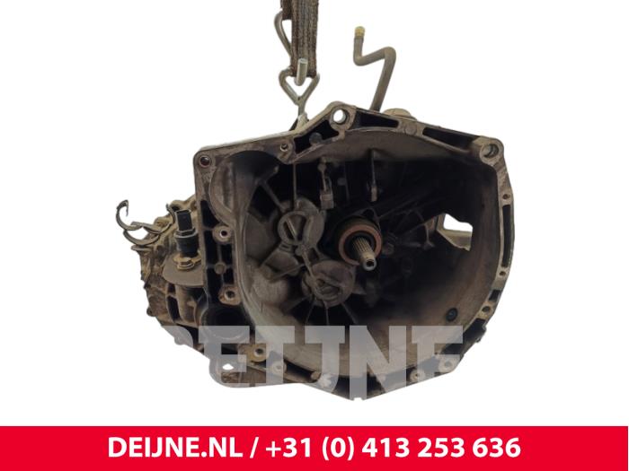 Gebrauchte Getriebe Renault Master II (JD) 2.5 D Preis € 344,85 Mit Mehrwertsteuer angeboten von van Deijne Onderdelen Uden B.V.