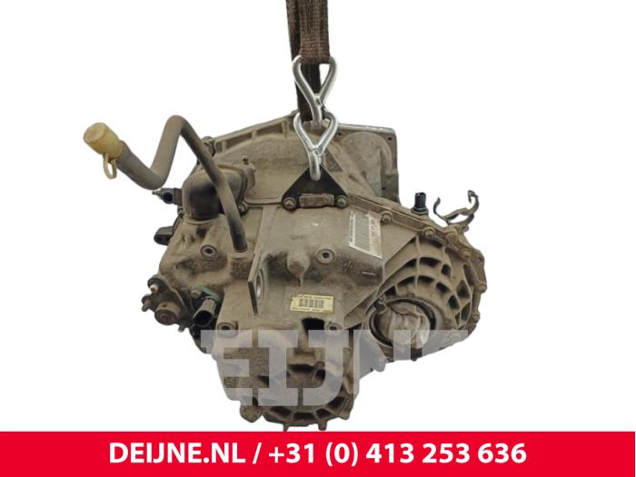 Getriebe van een Renault Master II (JD) 2.5 D 2000
