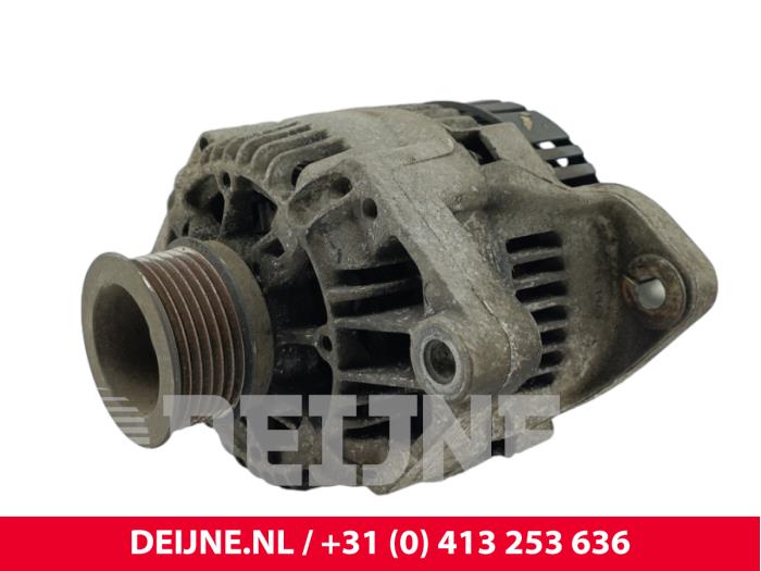 Usagé Dynamo Renault Master II (JD) 2.5 D Prix € 36,30 Prix TTC proposé par van Deijne Onderdelen Uden B.V.