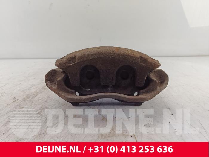 Gebrauchte Bremszange links vorne Renault Master II (JD) 2.5 D Preis € 36,30 Mit Mehrwertsteuer angeboten von van Deijne Onderdelen Uden B.V.