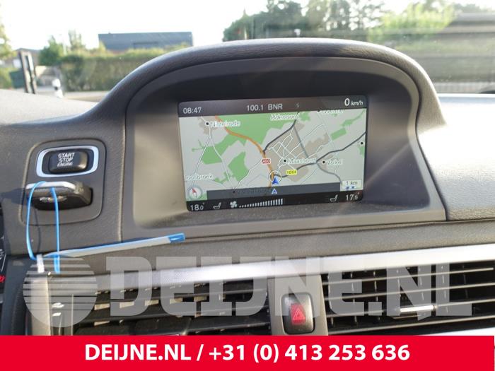 Used Interior display Volvo V70 (BW) 2.0 T4 16V Price on request offered by van Deijne Onderdelen Uden B.V.